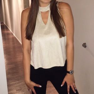 Cute top with opening near the neck